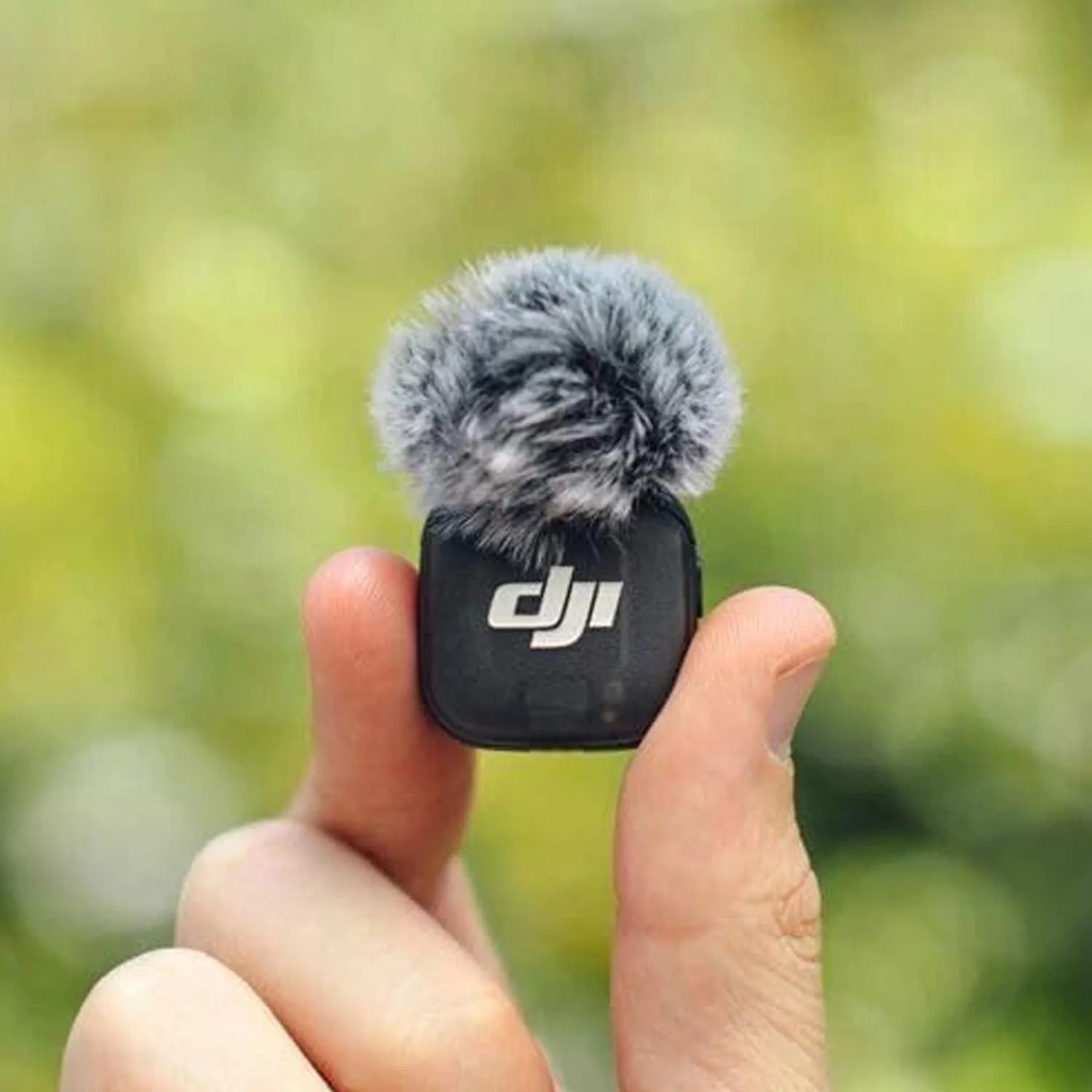 DJI Mic 3 Wireless Microphone Set with Charging Case Ultralight Adaptive Gain Control Dual Band Anti-Interference 28hrs Vlog Ready for iPhone Camera Android