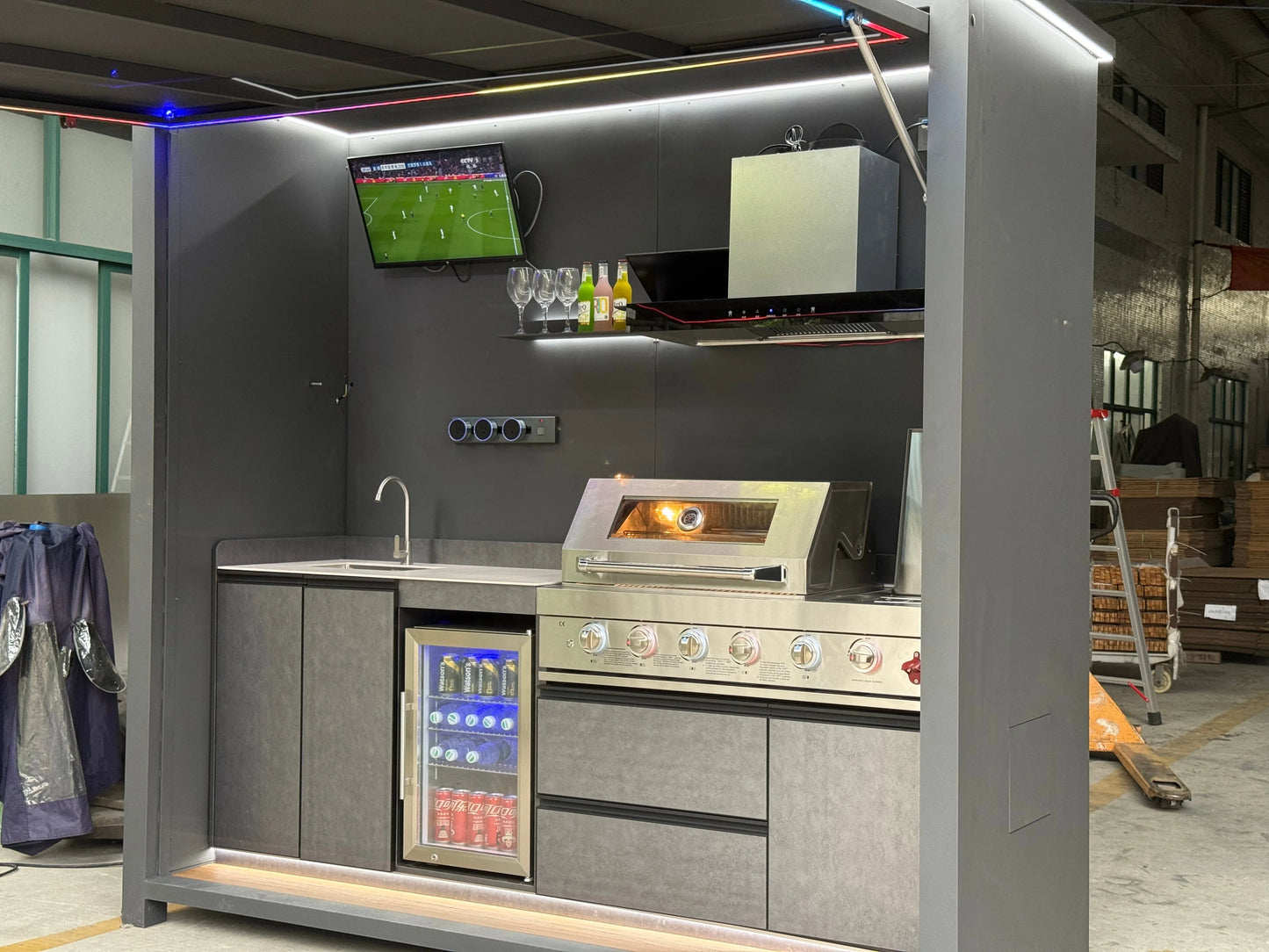 New Modular SS304 Outdoor BBQ Kitchen with Disassemble Closable Shed BBQ Grills and Sink&fridge Combo for Family Party